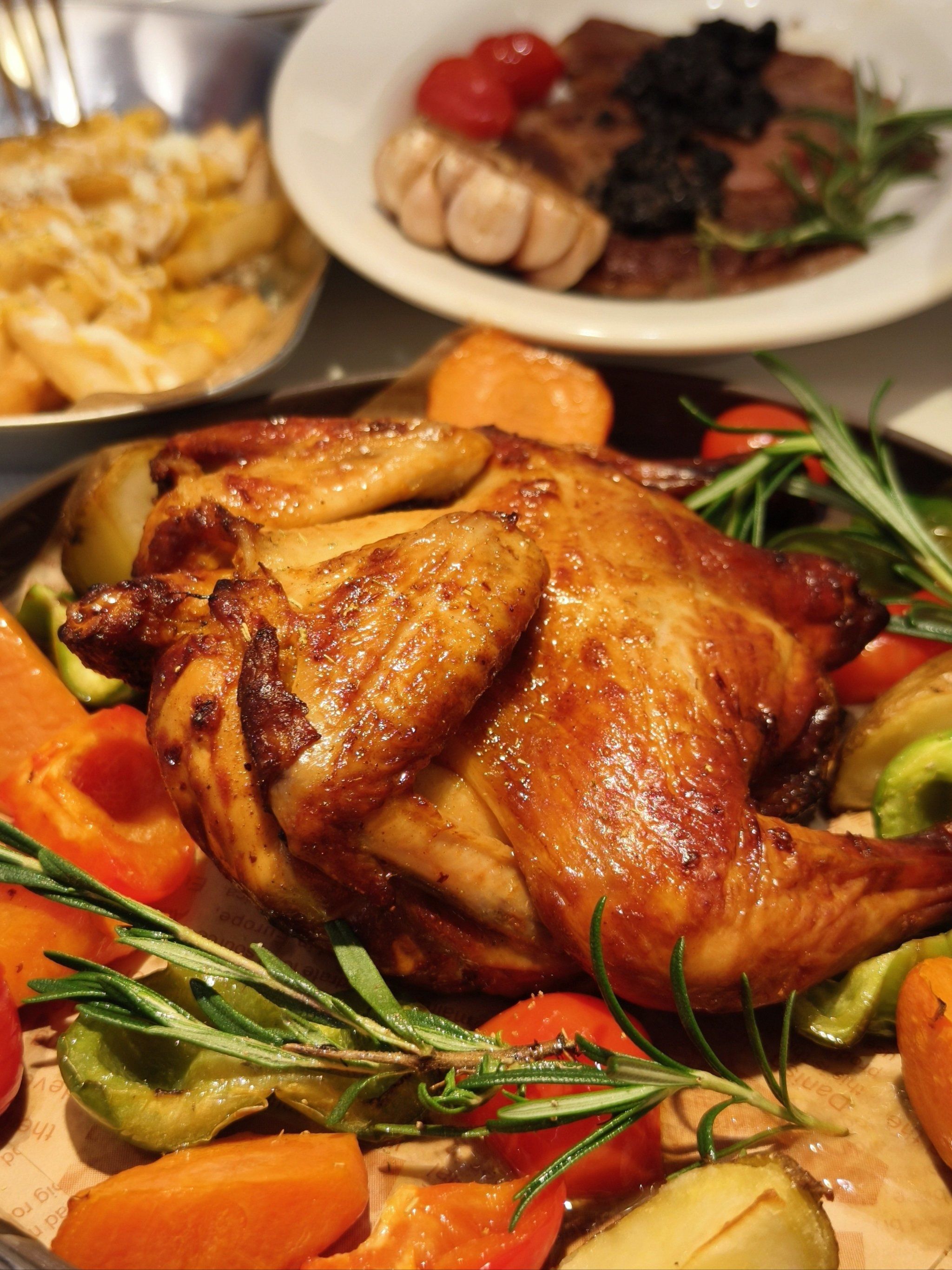 《虚拟主机 vs 云服务器:你的网站该选“精装公寓”还是“可扩建豪宅”?》